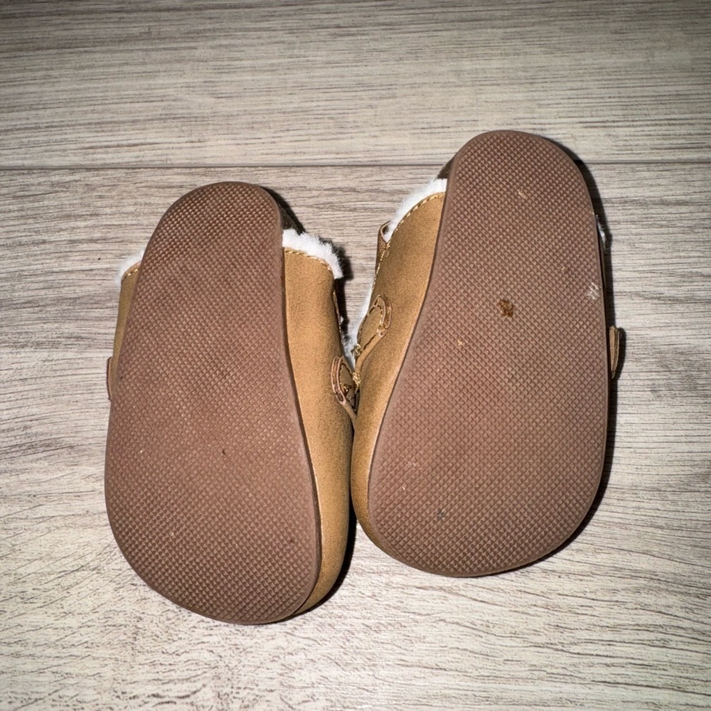Old Navy Tan Winter/Fall Slifes - Picture 3 of 3